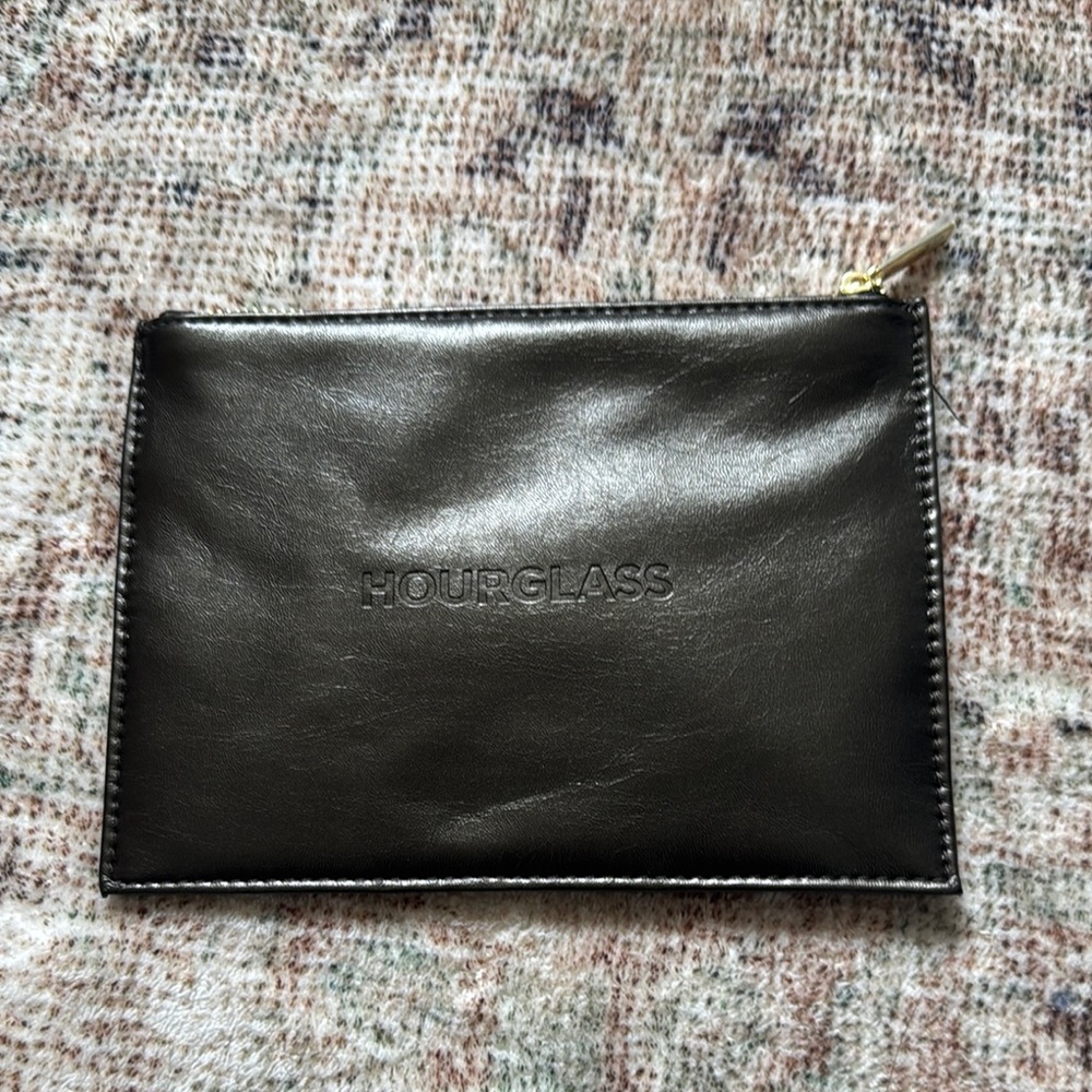 Hourglass Black Leather Toiletry Bag with Sleek Design